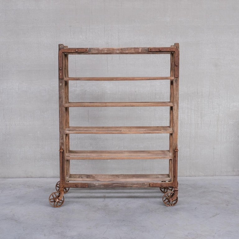 Ancienne etagere de boulangerie d'occasion - Ameublement