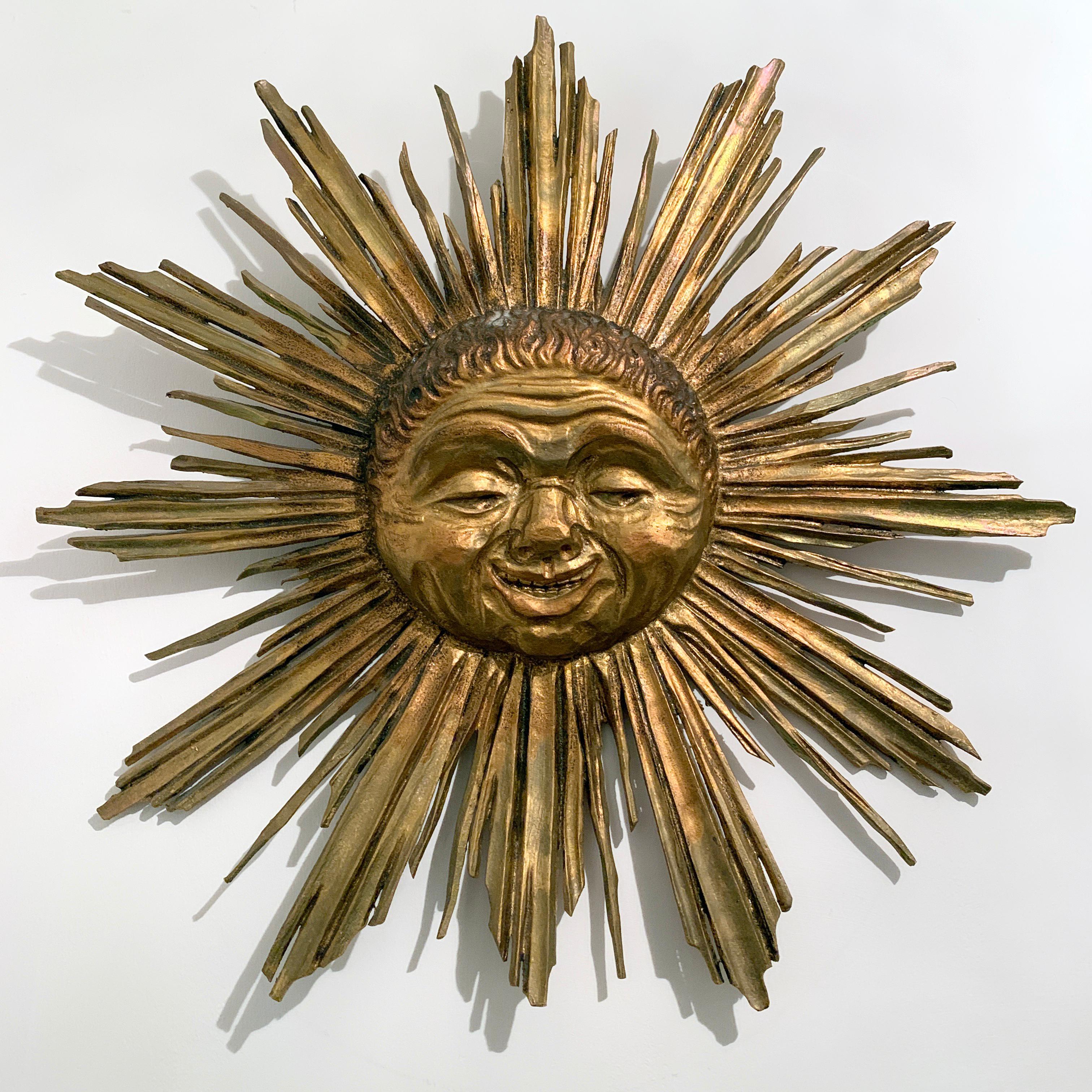 Antique Wooden Gilt Sunburst Face Plaque In Good Condition In Hastings, GB