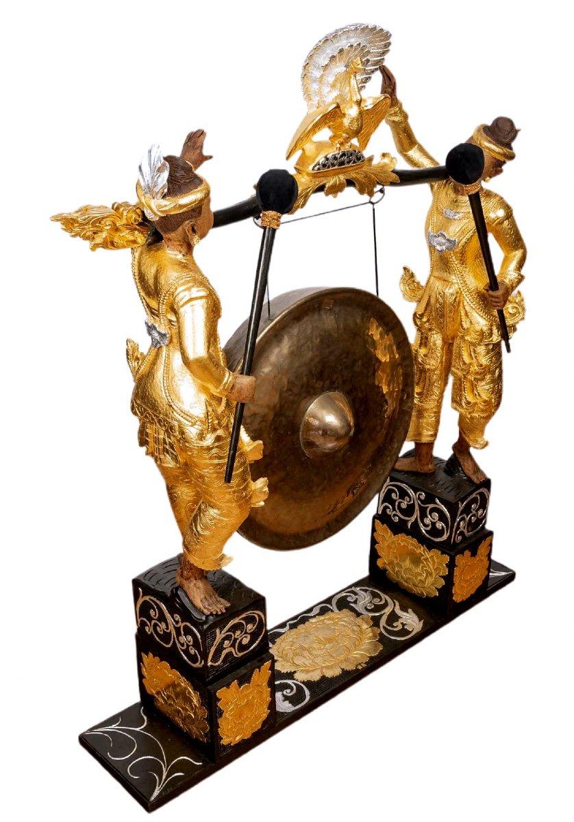 Table chèvre ancienne en bois sculptée avec mains en feuilles d'or et d'argent - début du XXe siècle  en vente 1