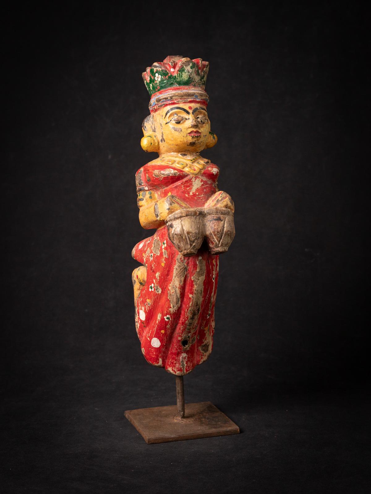 Statue ancienne de temple indien en bois de l'Inde - OriginalBuddhas en vente 7