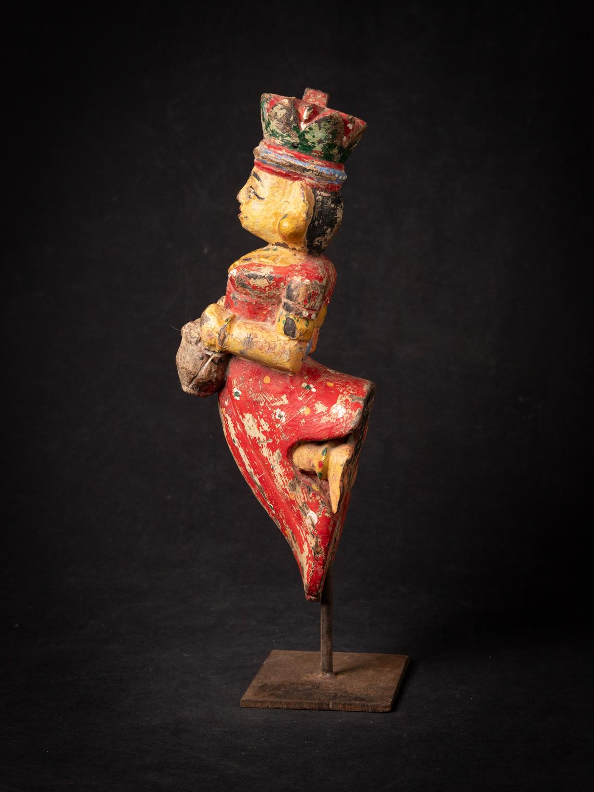 Statue ancienne de temple indien en bois de l'Inde - OriginalBuddhas en vente 10