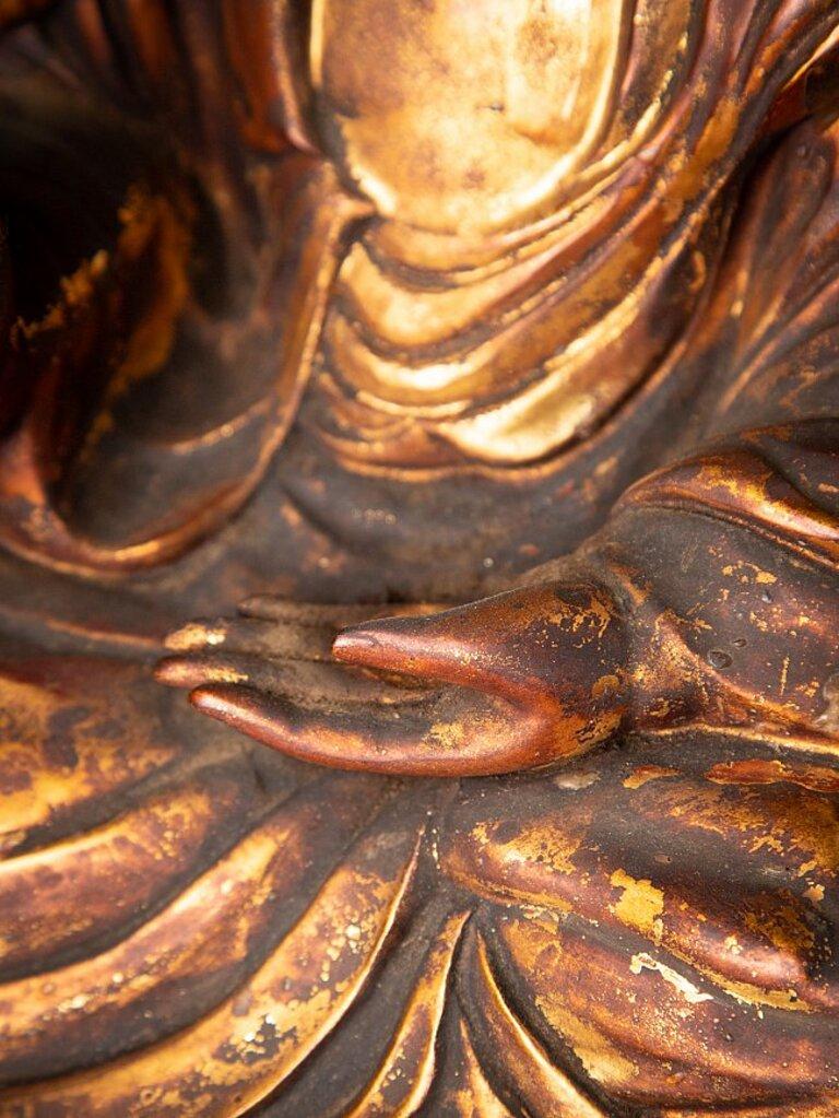 Antiker japanischer Buddha aus Holz aus Japan im Angebot 13