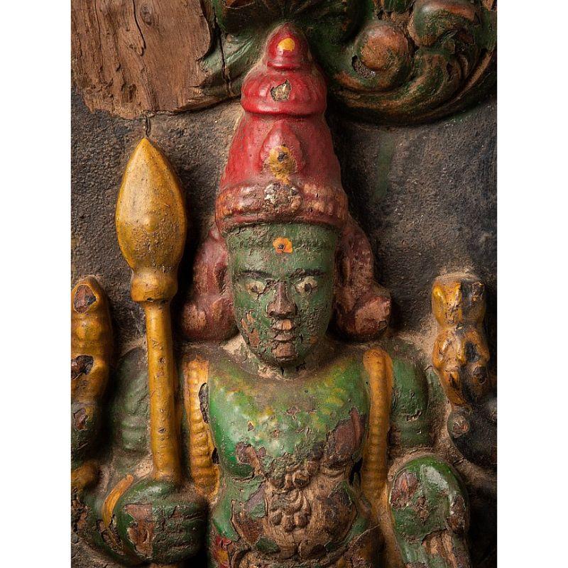 Antike Kartikeya-Statue aus Holz aus Indien im Angebot 5