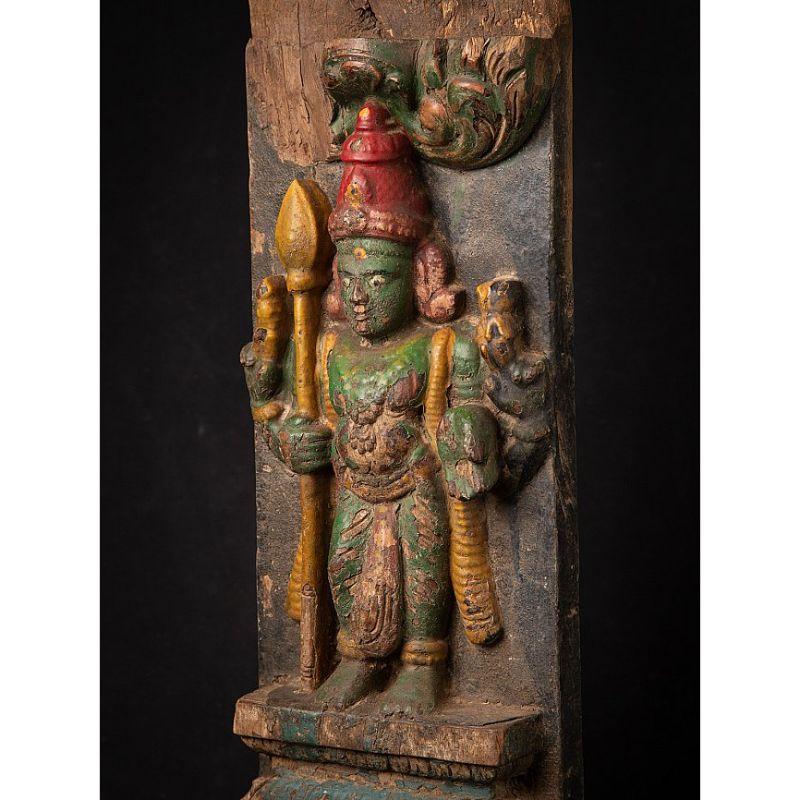 Antike Kartikeya-Statue aus Holz aus Indien im Angebot 6