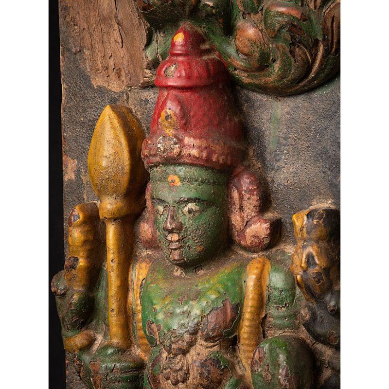 Antike Kartikeya-Statue aus Holz aus Indien im Angebot 7