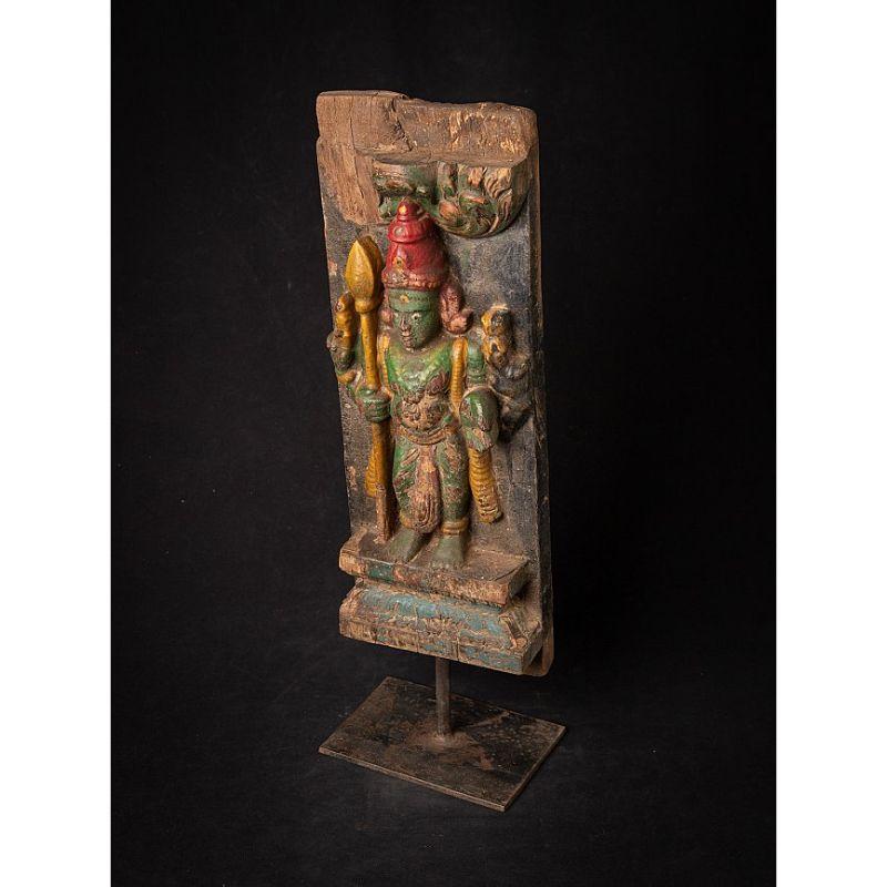 Antike Kartikeya-Statue aus Holz aus Indien im Angebot 8