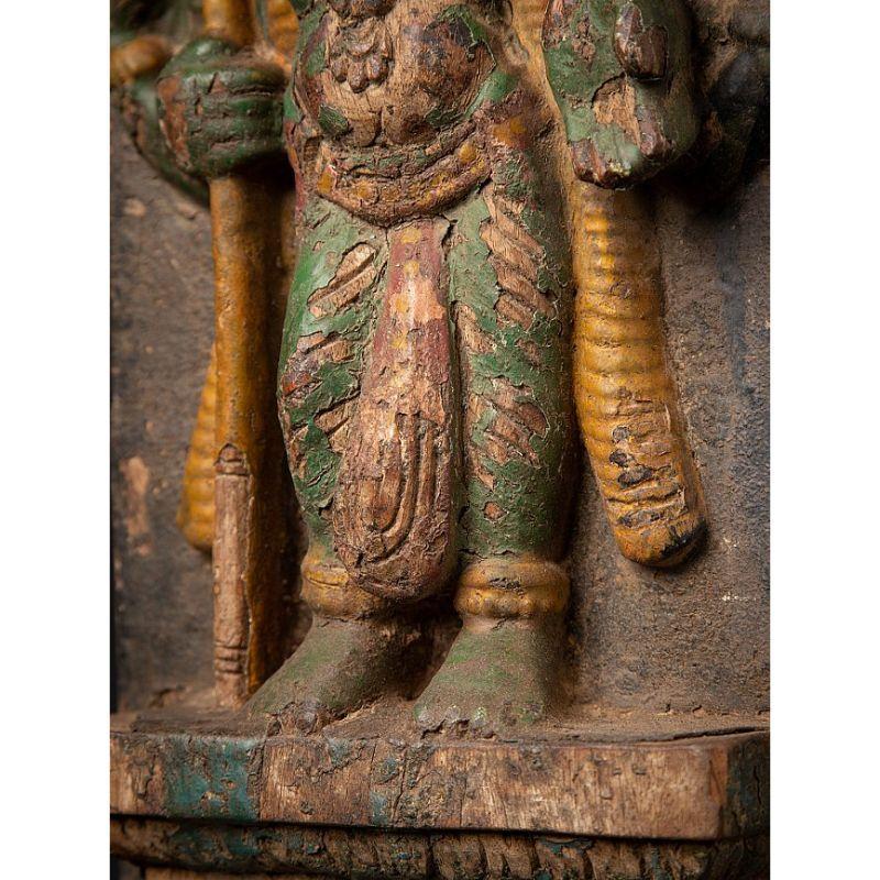 Antike Kartikeya-Statue aus Holz aus Indien im Angebot 14