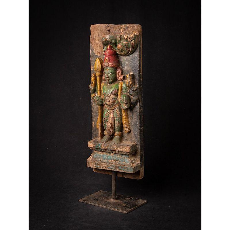 MATERIAL: Holz.
Maße: 55, 8 cm hoch.
18,7 cm breit und 12,4 cm tief.
Gewicht: 4.218 kg.
Sie stammen aus Indien.
18. Jahrhundert (möglicherweise älter).
Sie stammt aus einem Hindu-Tempel in Indien.

 