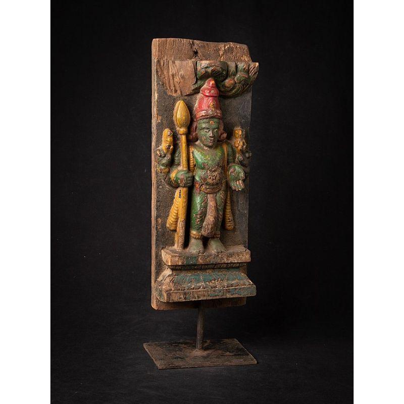 Antike Kartikeya-Statue aus Holz aus Indien im Angebot 1