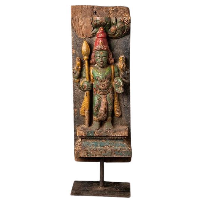 Statue Kartikeya ancienne en bois d'Inde