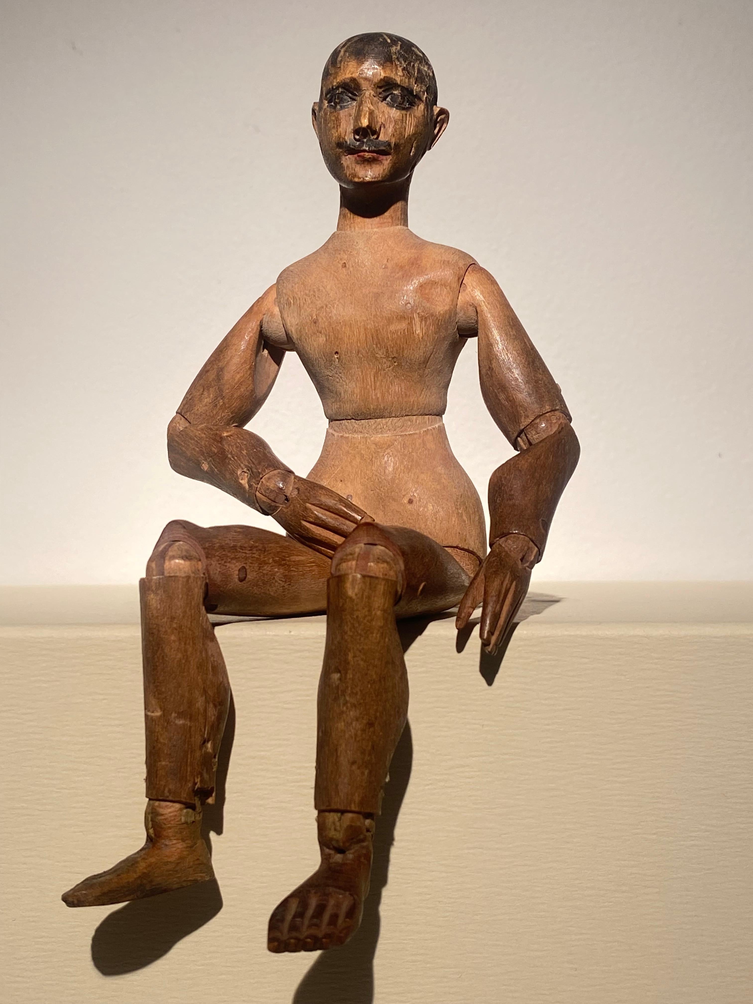 Patiné Figurine ou mannequin en bois antique en vente