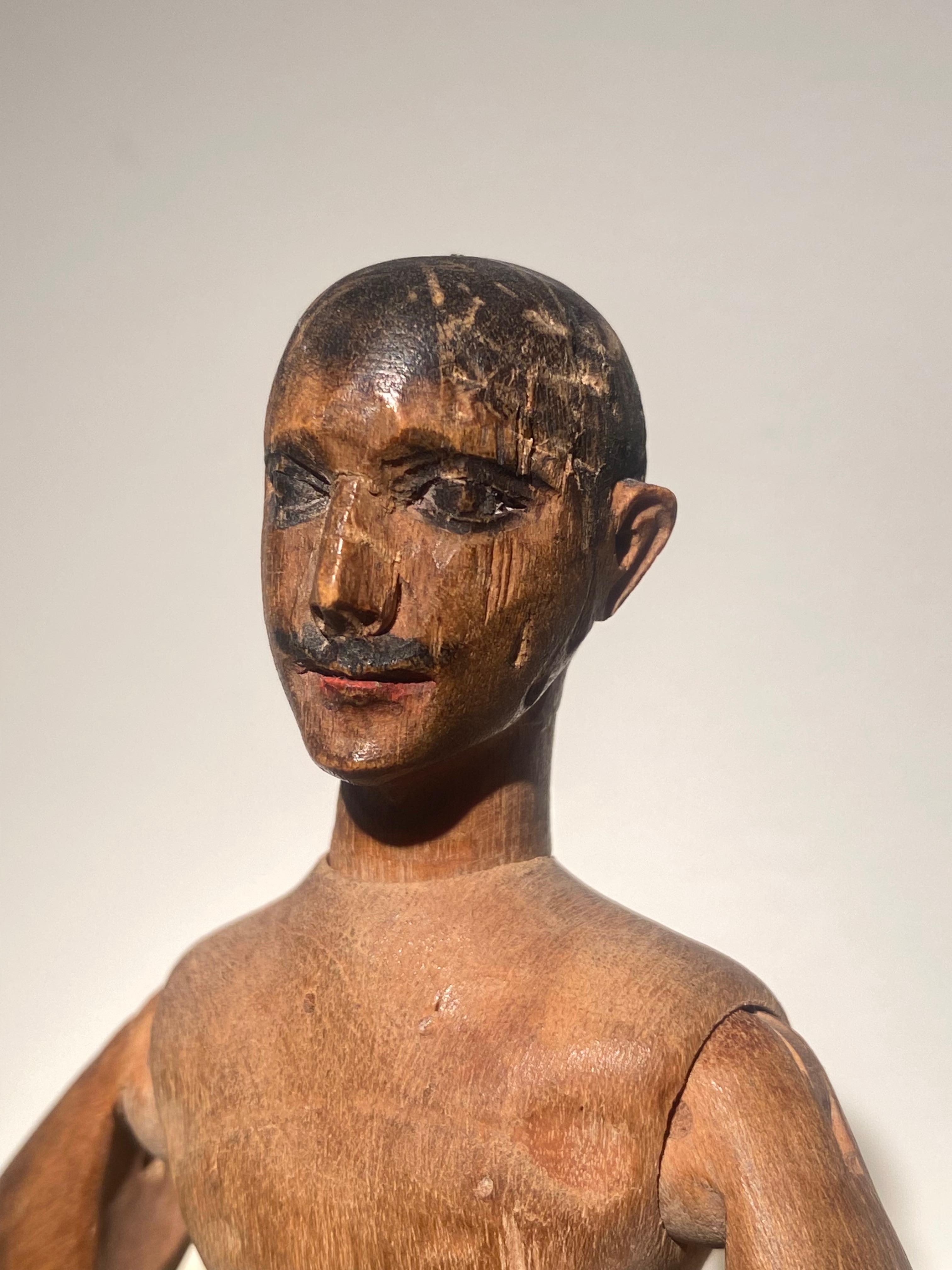 Figurine ou mannequin en bois antique Bon état - En vente à Schellebelle, BE