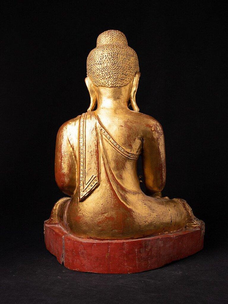 Antique wooden Mandalay Buddha from Burma In Good Condition For Sale In DEVENTER, NL