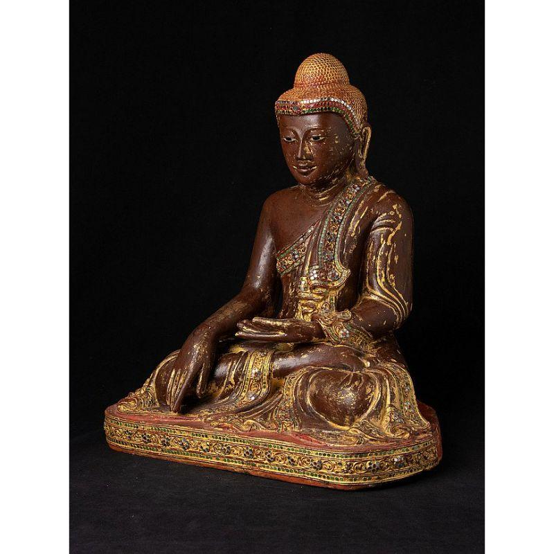 Antique wooden Mandalay Buddha from Burma In Good Condition For Sale In DEVENTER, NL
