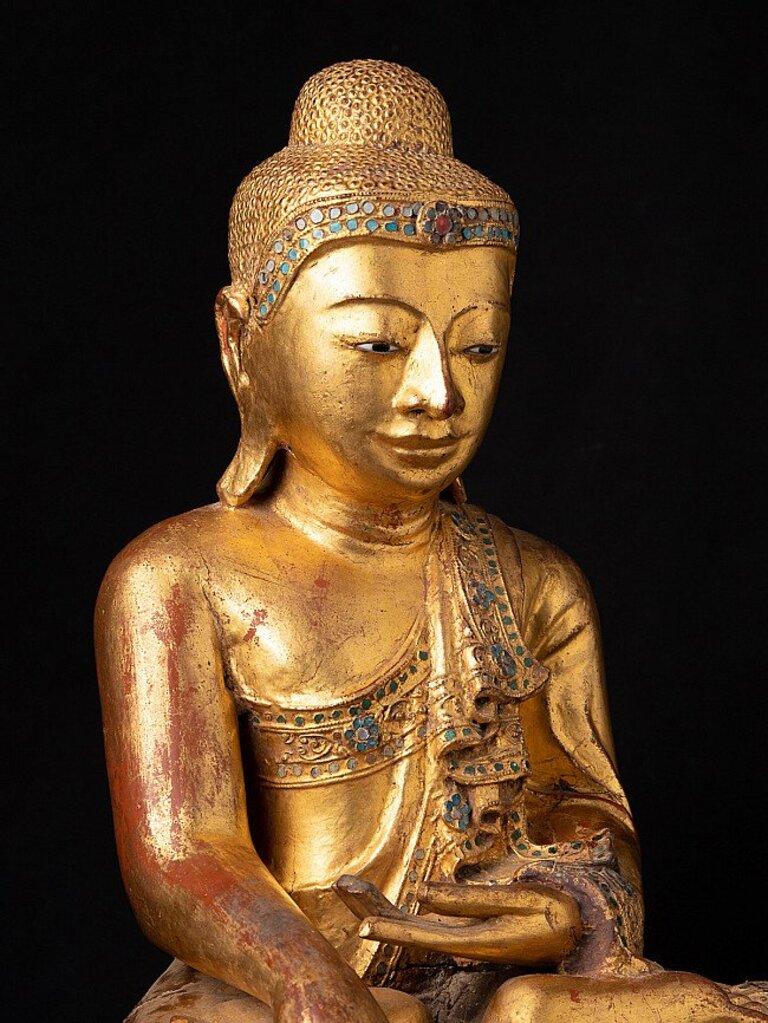 Antique wooden Mandalay Buddha from Burma For Sale 1