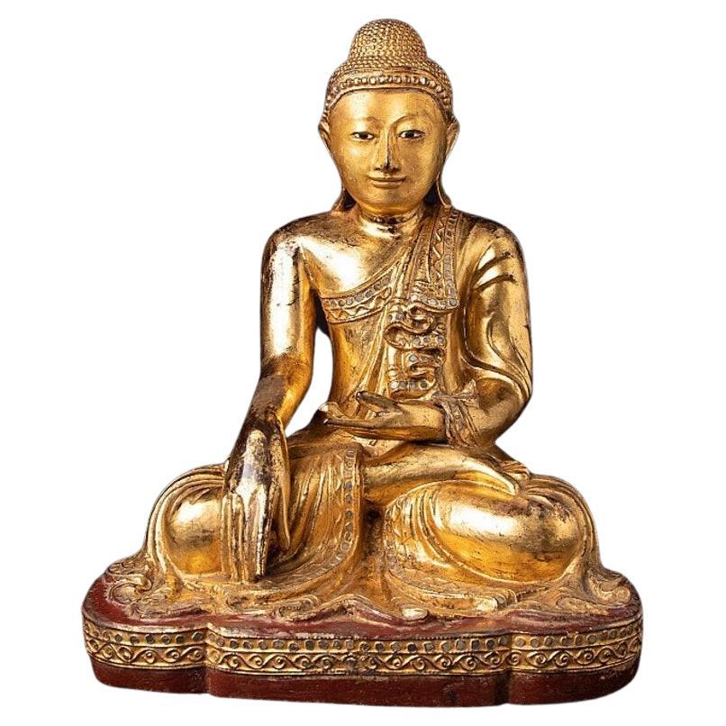 Antiker Mandalay-Buddha aus Holz aus Burma