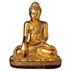 Antico Buddha di Mandalay in legno proveniente dalla Birmania