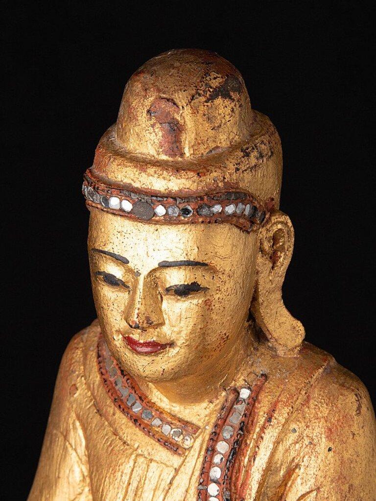 Antique wooden Mandalay Buddha statue from Burma For Sale 8