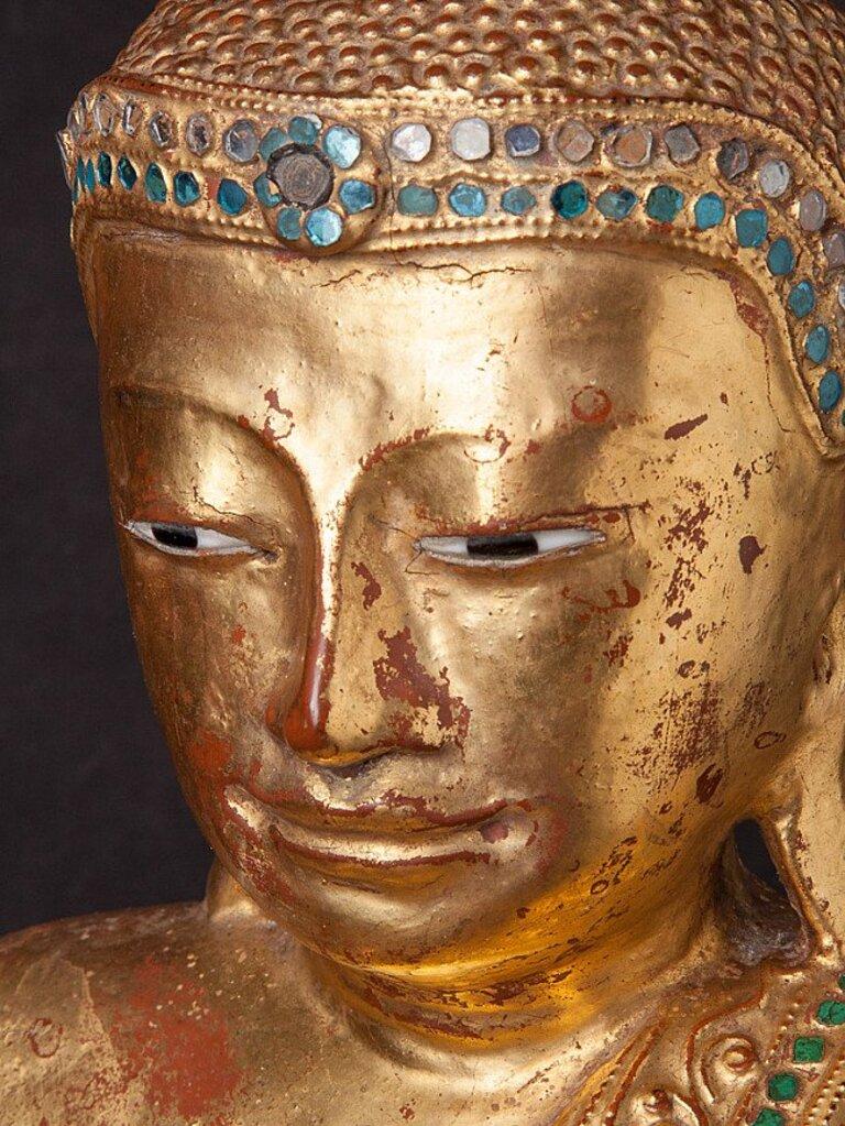 Antike Mandalay-Buddha-Statue aus Holz aus Birma im Angebot 9