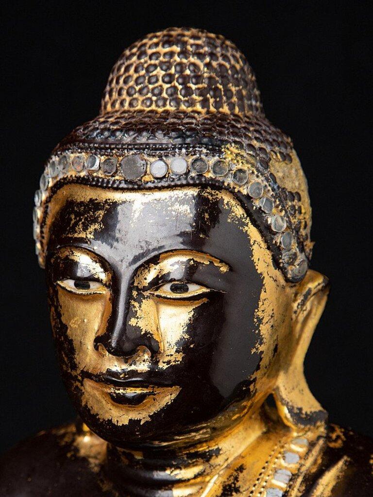 Antique wooden Mandalay Buddha statue from Burma For Sale 9