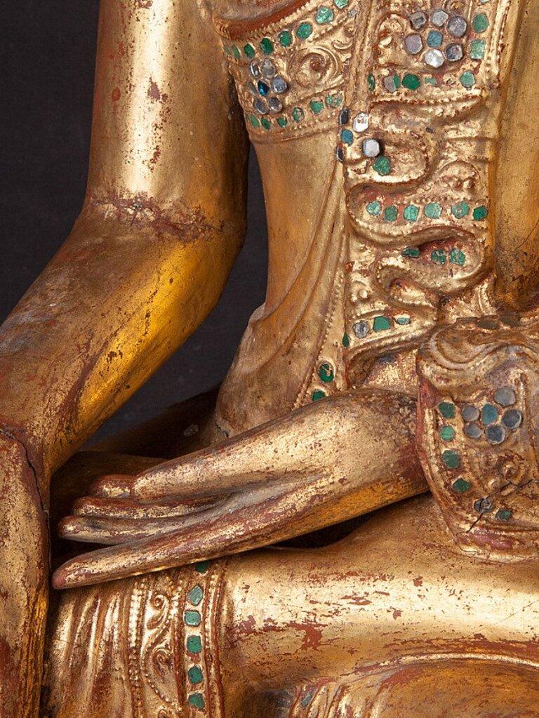Antike Mandalay-Buddha-Statue aus Holz aus Birma im Angebot 10