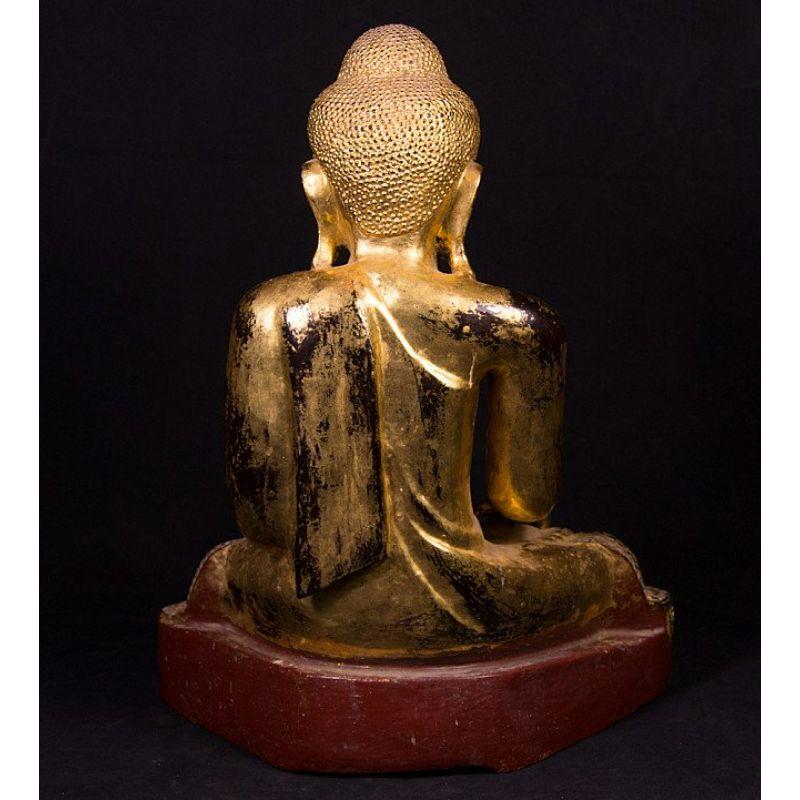 20ième siècle Ancienne statue de Bouddha Mandalay en bois de Birmanie en vente