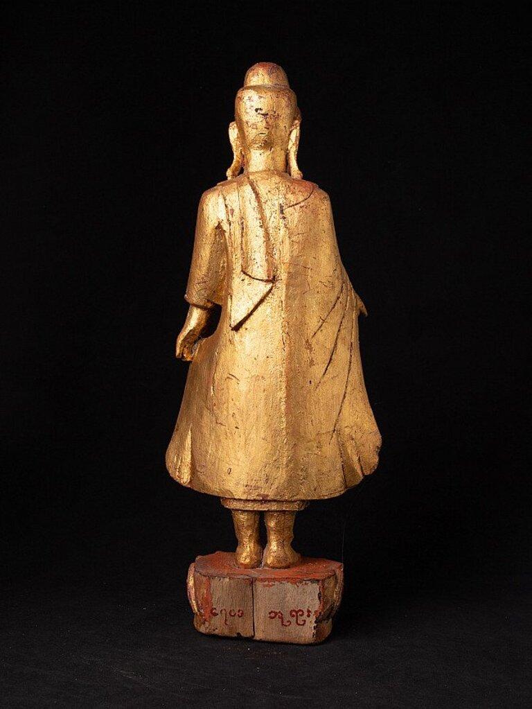 Antique wooden Mandalay Buddha statue from Burma In Good Condition For Sale In DEVENTER, NL