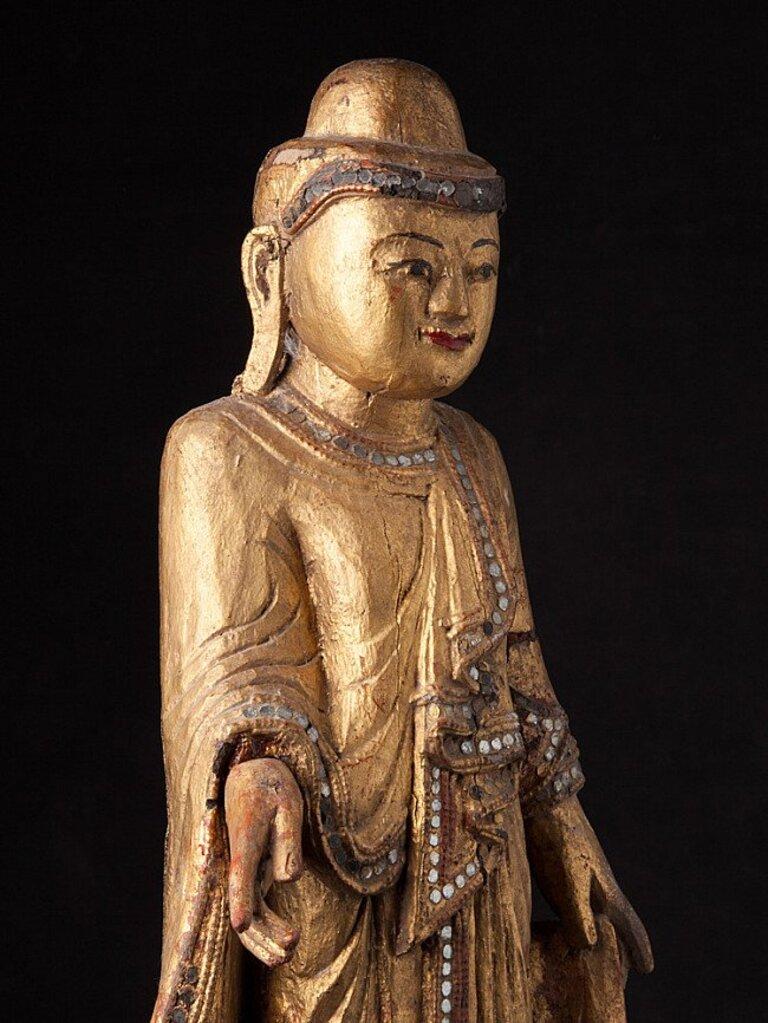 Statue de Bouddha Mandalay en bois ancien de Birmanie en vente 2