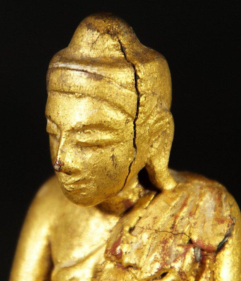 Antique Wooden Mandalay Buddha Statue from Burma For Sale 7