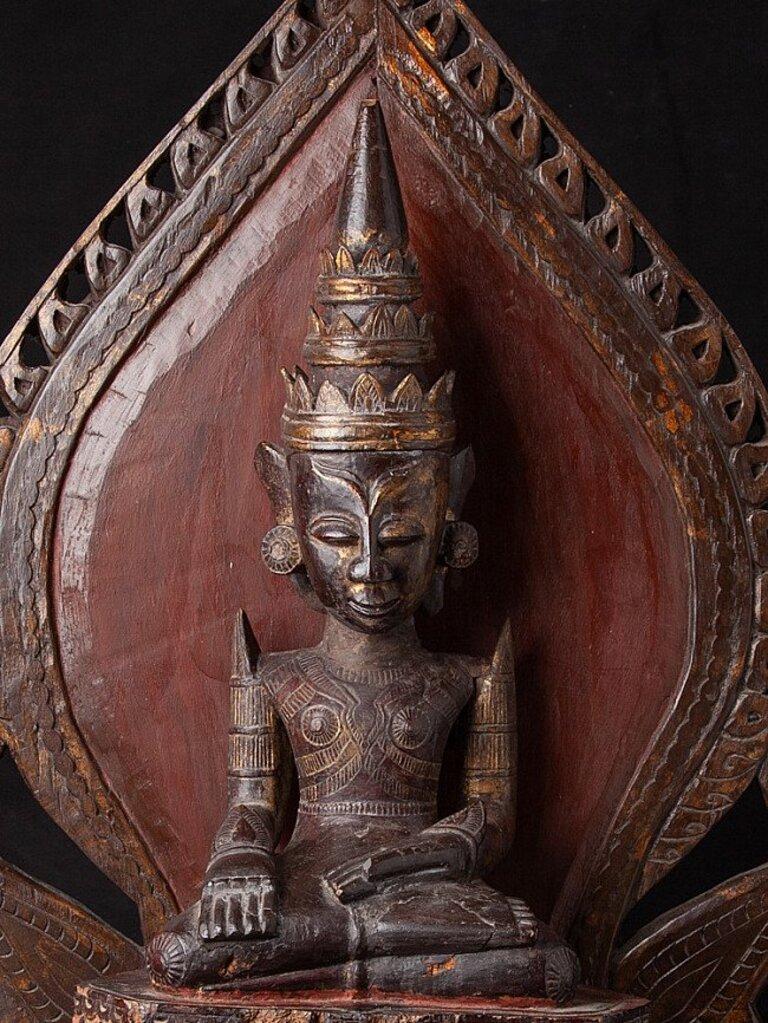 Estatua antigua de madera de Buda Mon de Birmania en venta 3