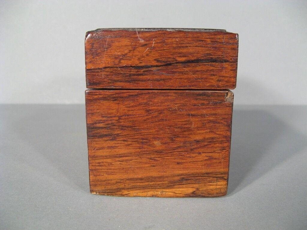 Antique Wooden Money Box with Intricate Carved Details -1Y48 In Good Condition In Bordeaux, FR
