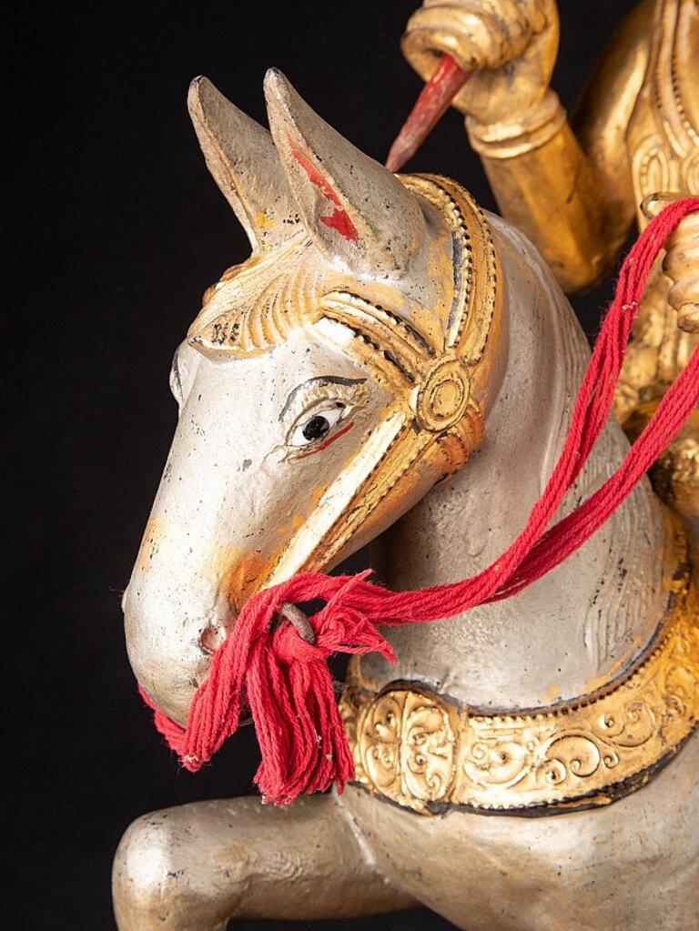 Ancienne statue en bois Nat sur cheval de Birmanie en vente 13