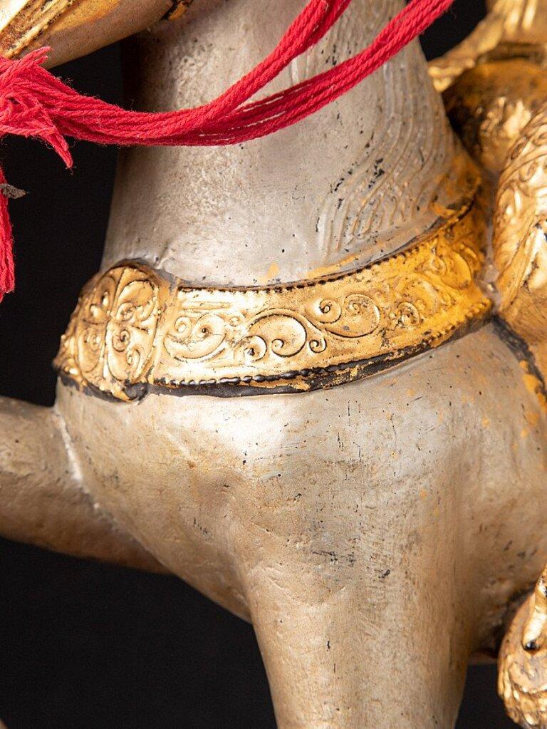 Ancienne statue en bois Nat sur cheval de Birmanie en vente 14
