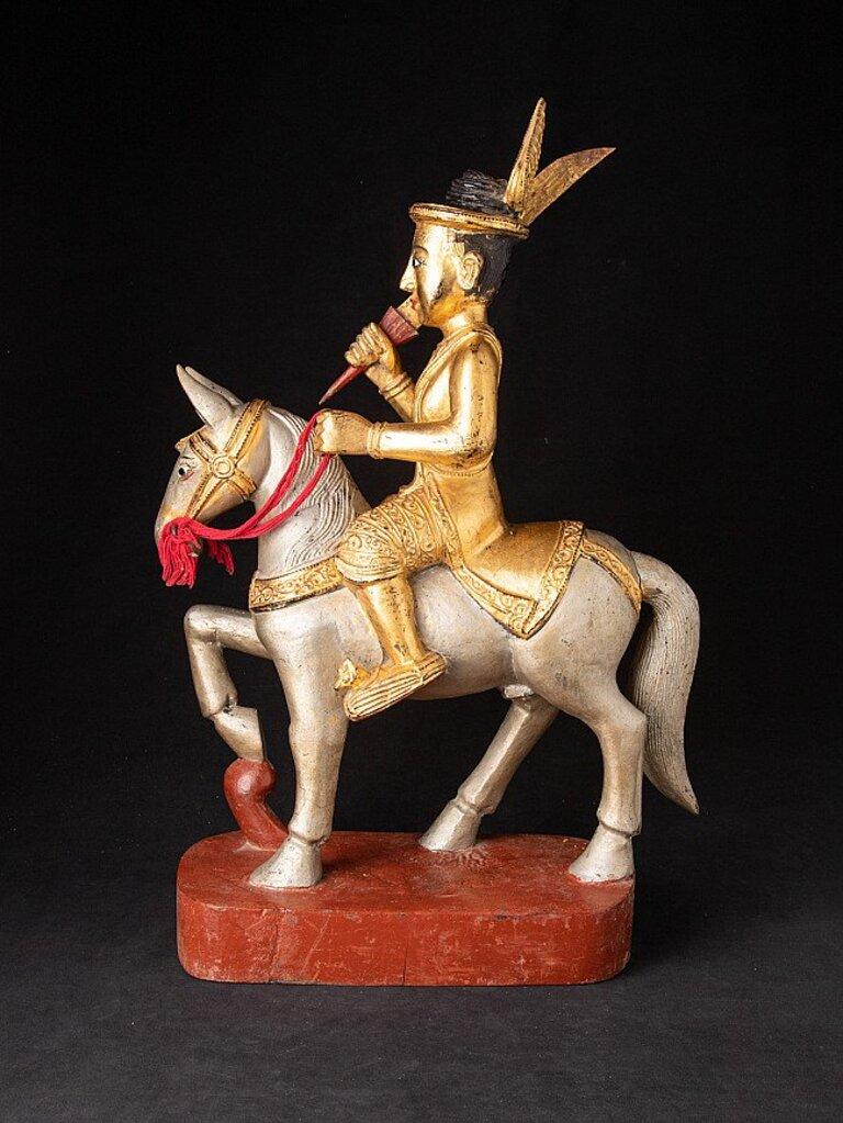 Ancienne statue en bois Nat sur cheval de Birmanie Bon état - En vente à DEVENTER, NL