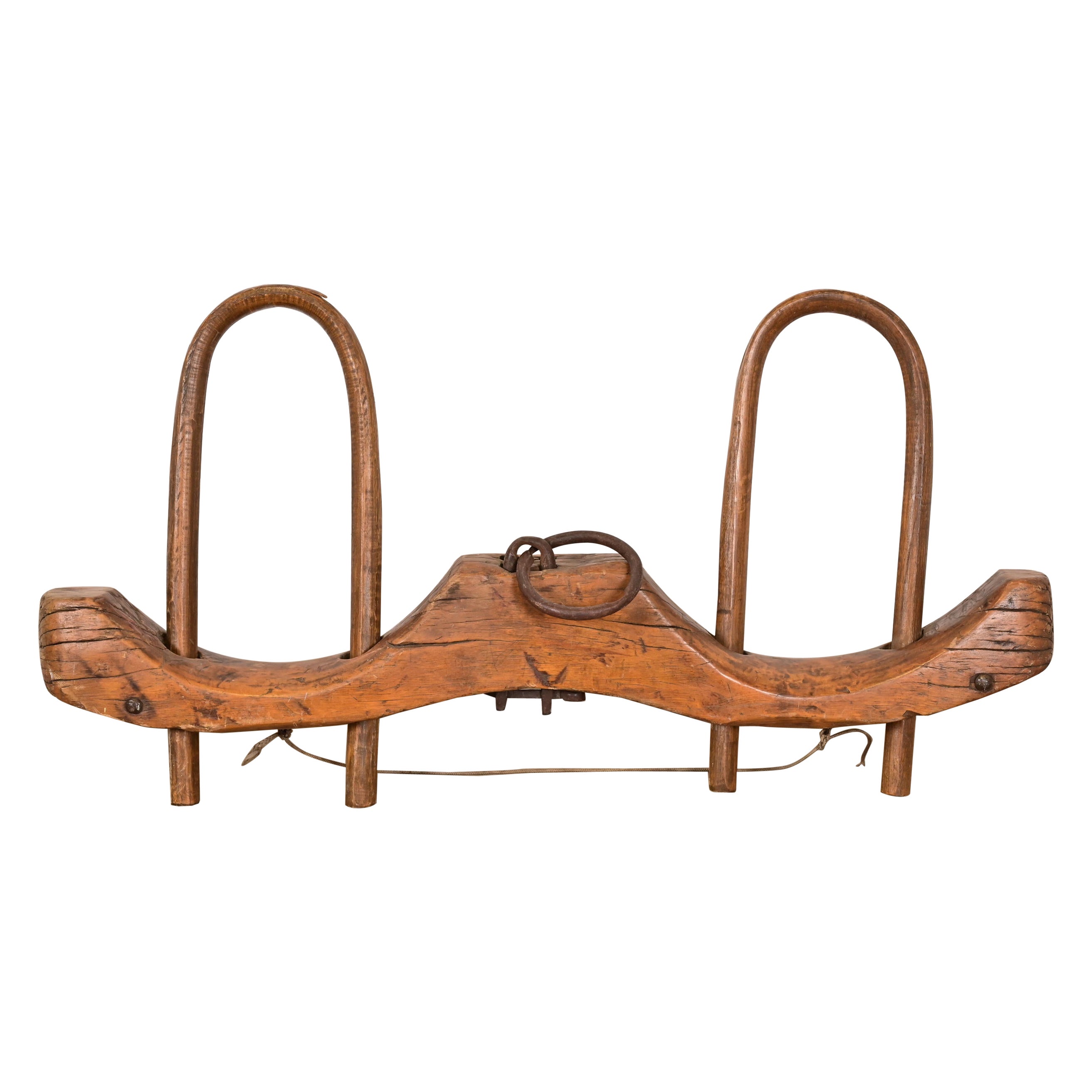 Yugo de buey de madera antiguo - Escultura de pared de granja tallada a mano