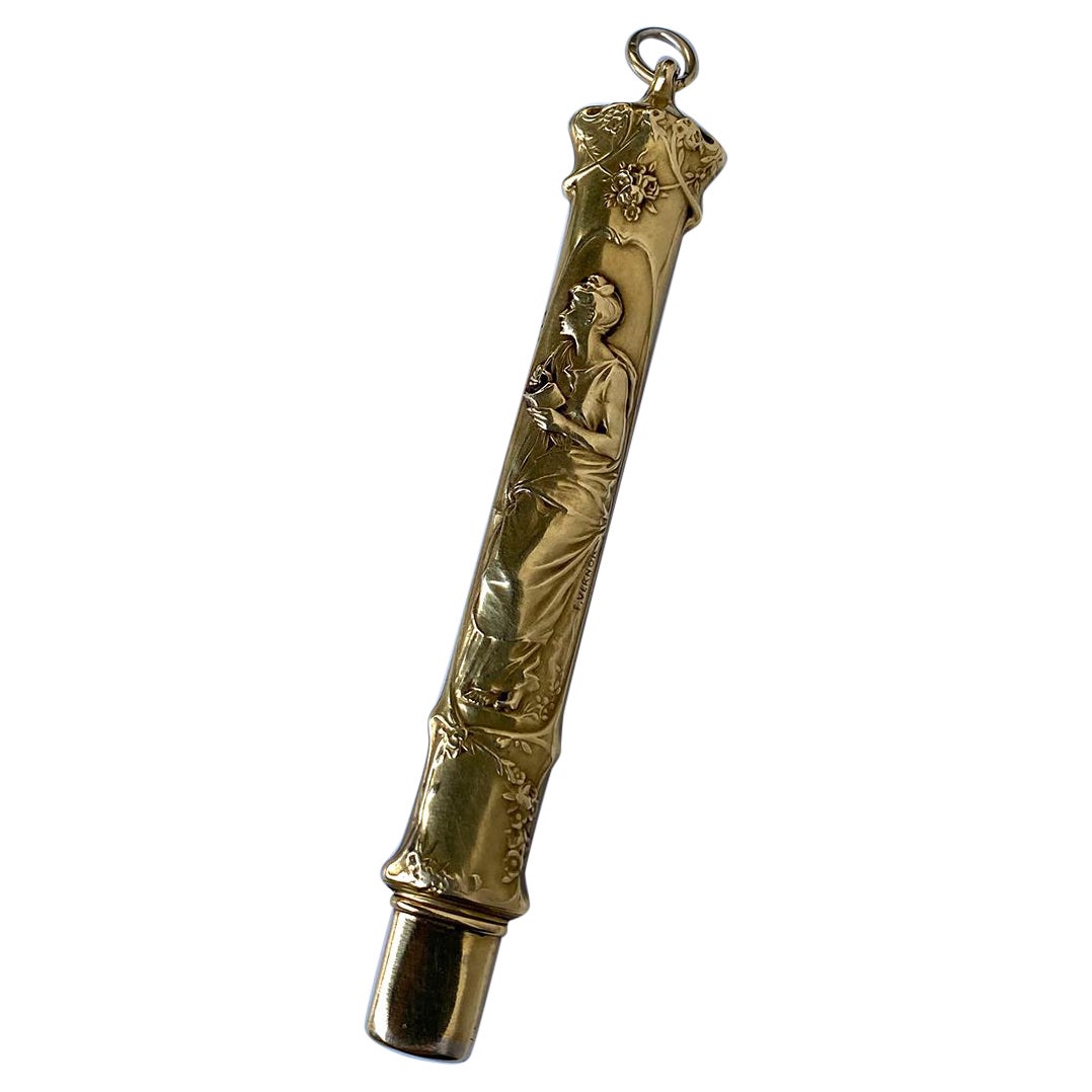 Antiguo estuche de madera dorada para lápices Ornamento floral de cuerpo femenino estilo Art Nouveau