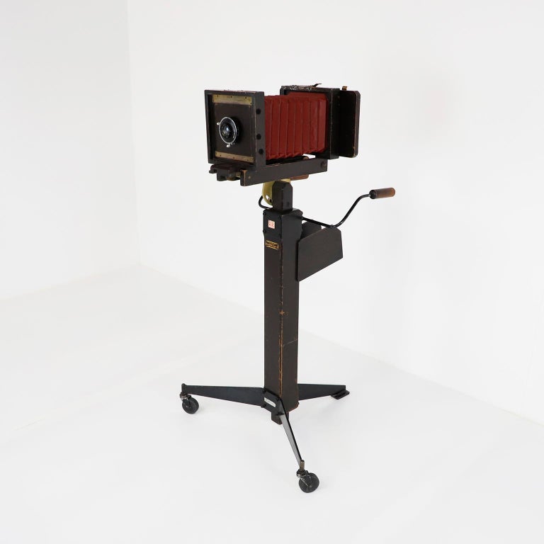 Mid-20th Century Antique Wooden Plate Folding Photographic Camera with Stand For Sale