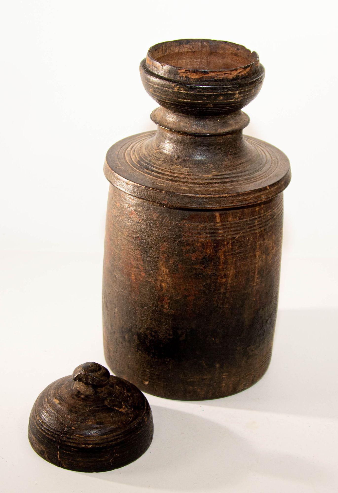 Antique Wooden Pot or Tekhi from Nepal, 1900s For Sale 4