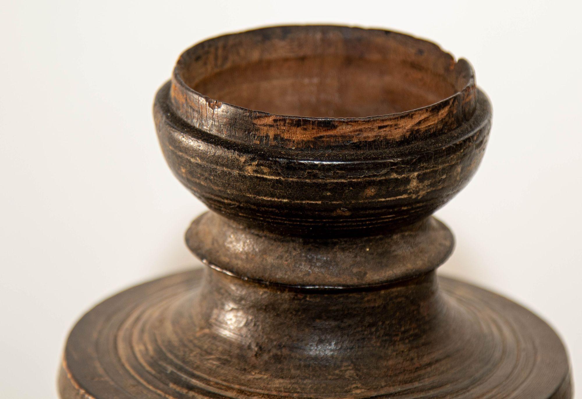 Antico vaso di legno o Tekhi del Nepal, 1900 in vendita 5