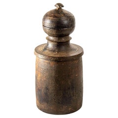 Antico vaso di legno o Tekhi del Nepal, 1900