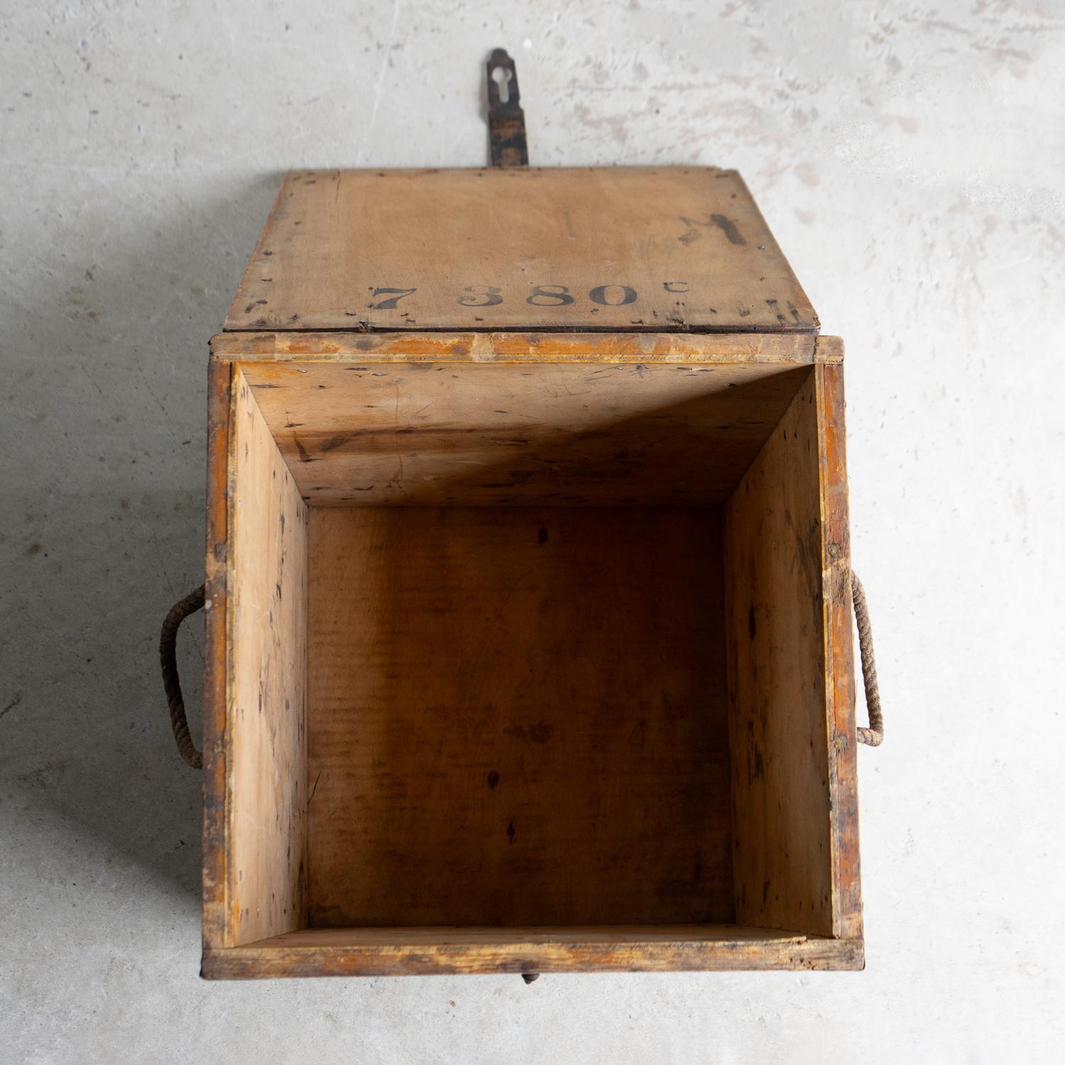 Caja de madera antigua para huevos de ferrocarril, The Dairy Outfit Co. Principios del siglo XX 3