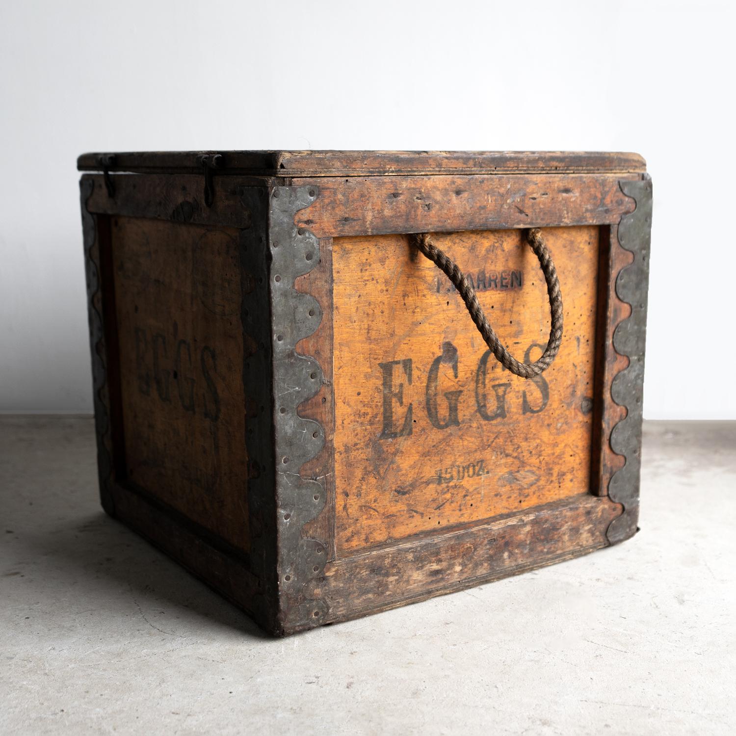 Caja de madera antigua para huevos de ferrocarril, The Dairy Outfit Co. Principios del siglo XX Acero