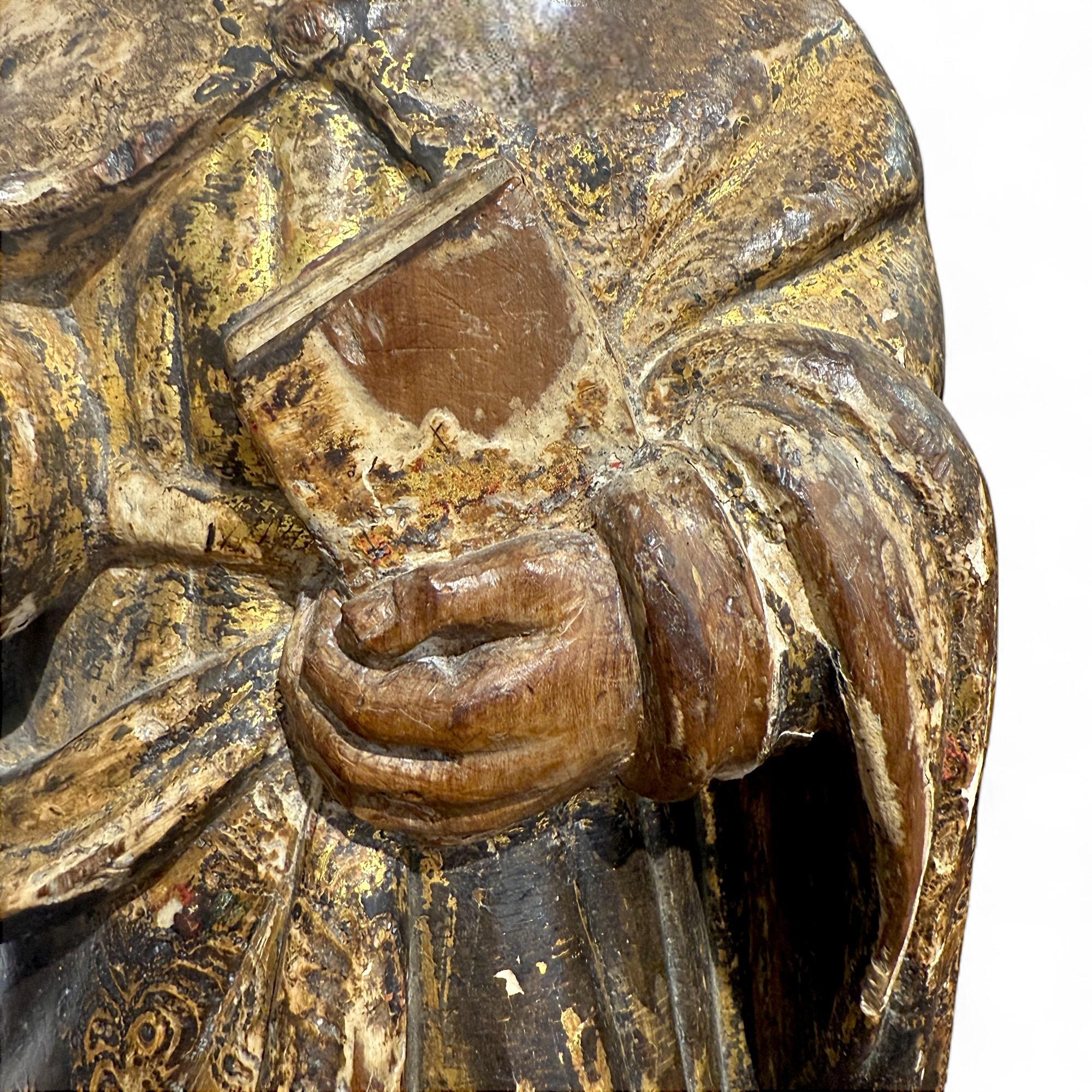 Sculpture ancienne en bois d'une sainte femme, 17e siècle Bon état - En vente à NICE, FR