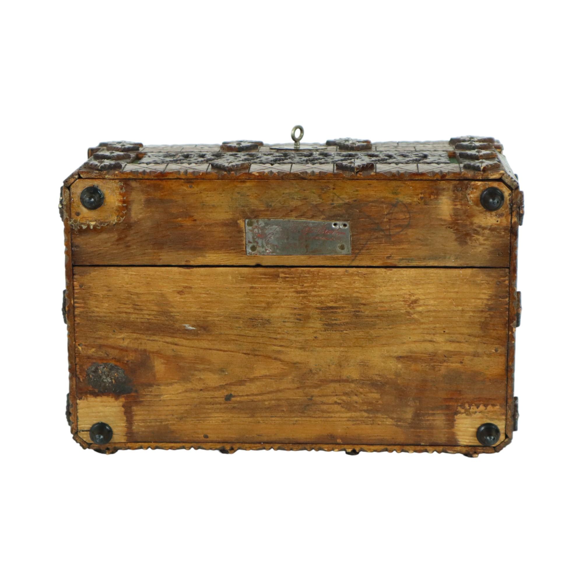 Antique Wooden Sewing Box Tramp Art Folk Art Unique Piece 1928 For Sale 3
