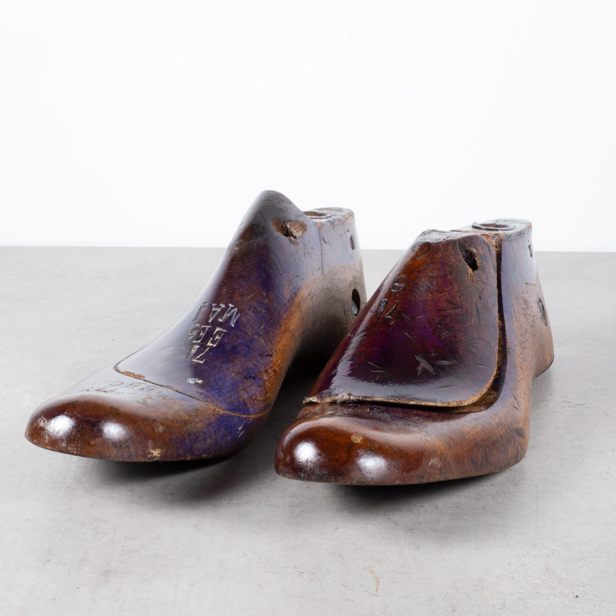 Chaussures anciennes en bois, dernières vers 1920, 8 paires disponibles (expédition gratuite) en vente 1