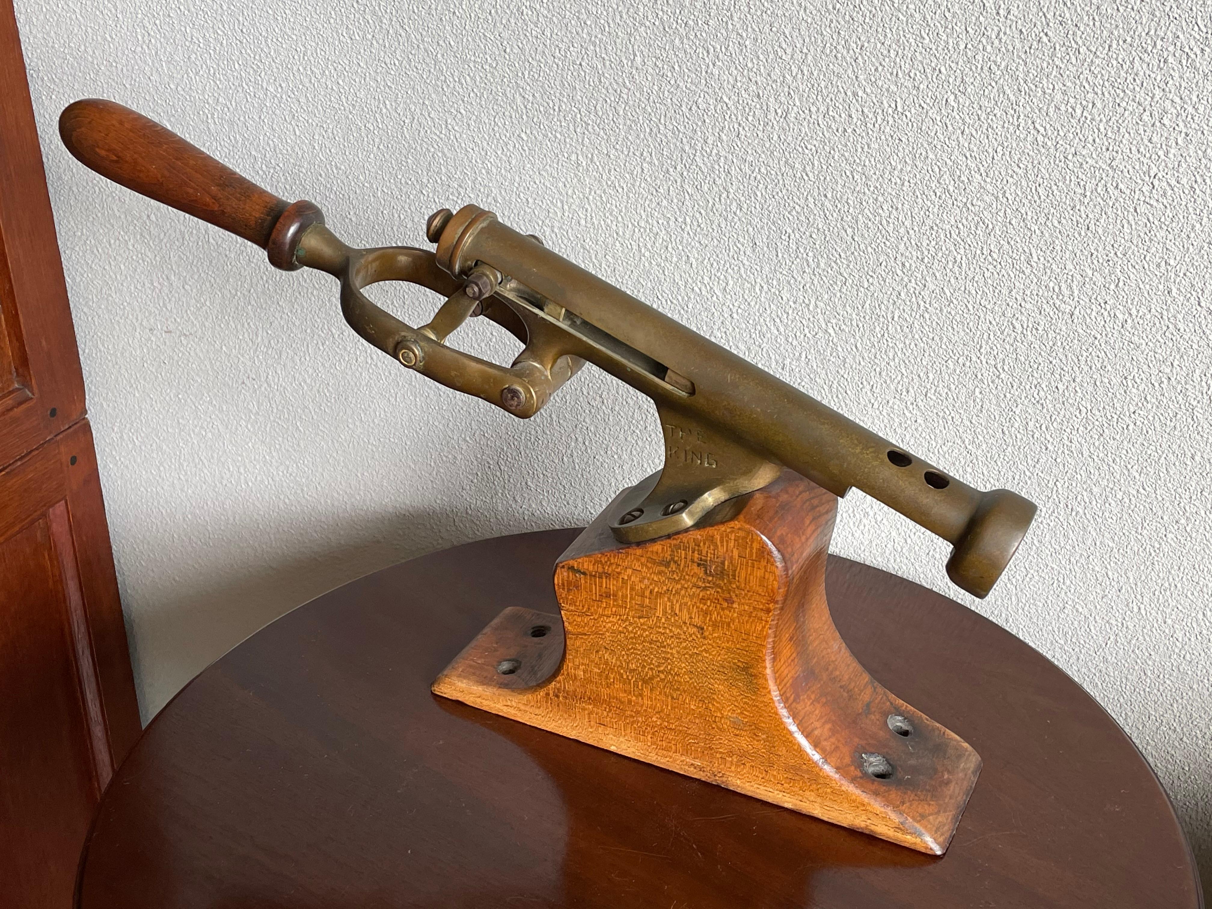 Rare and very stylish, early twentieth century professional corkscrew for table mounting.

If you own a shop or bar offering wine and/or if you are a collector of very rare wine related antiques then this professional and great looking corkscrew