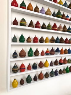 Antike hölzerne Kreisel-Sammlung in maßgefertigtem Holzdisplay