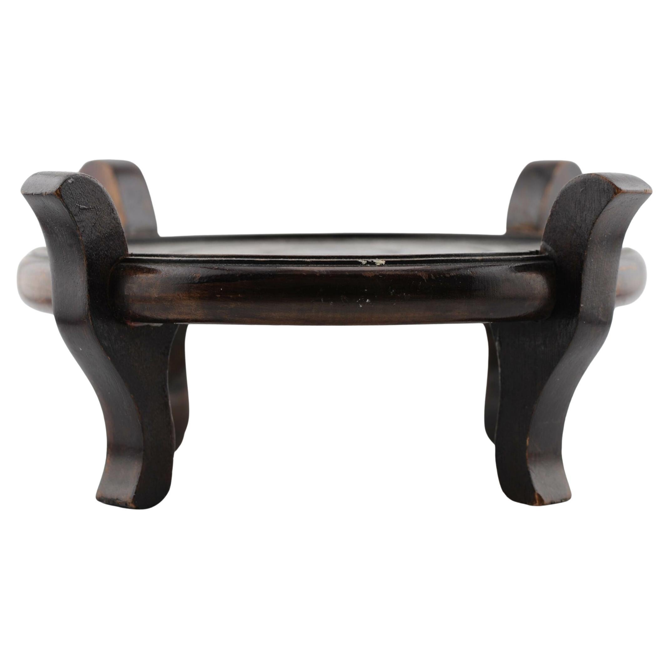 Antiguo soporte de madera para porcelana china o japonesa, S. XIX/XX