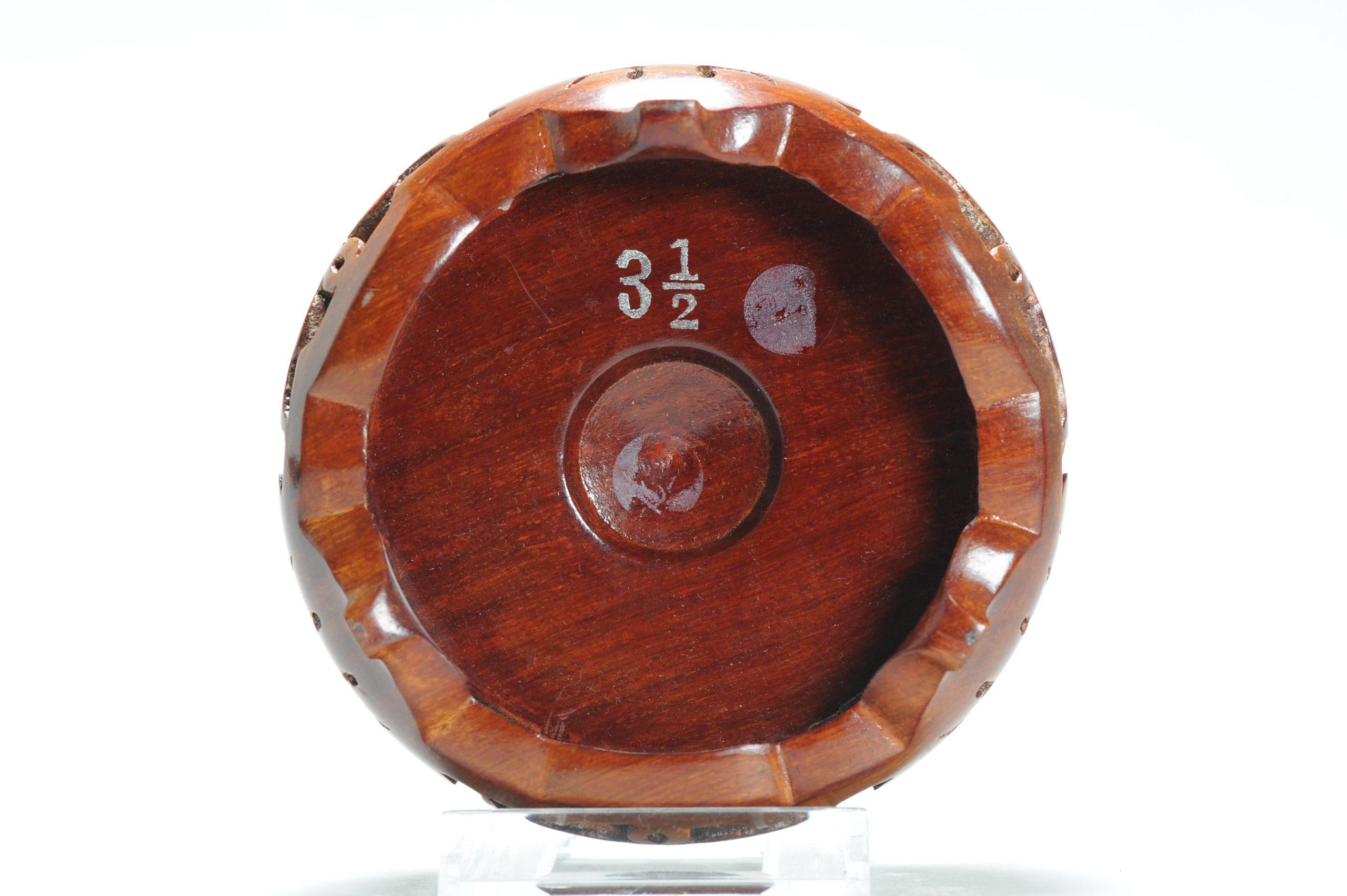 Soporte de madera antiguo para porcelana china o japonesa Chino en venta