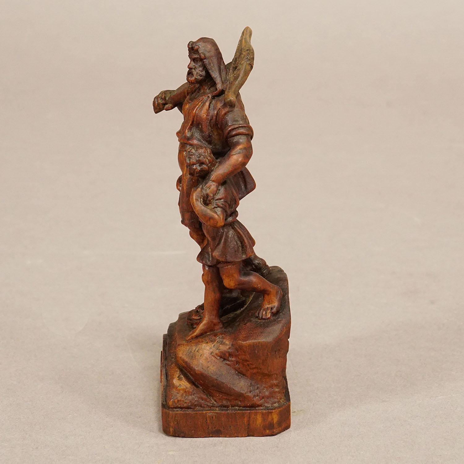 Hand-Carved Antique Wooden Statue of Wilhelm Tell, Brienz circa 1900 For Sale